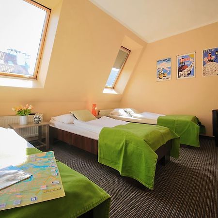 Glow Hostel Вроцлав Экстерьер фото